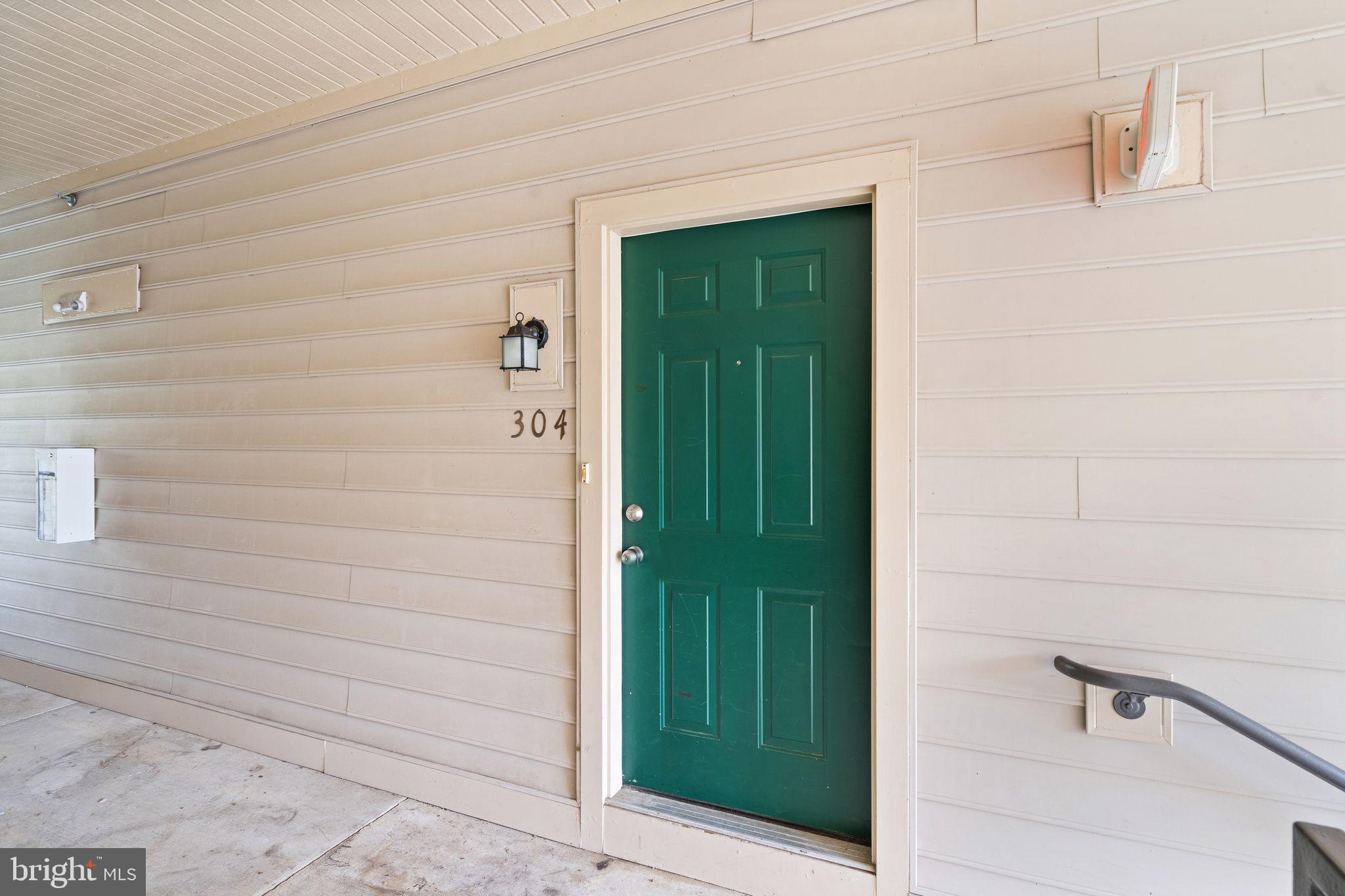 1067 Gardenview Loop, Unit 304 Woodbridge, VA 22191 - Photo 3 of 37