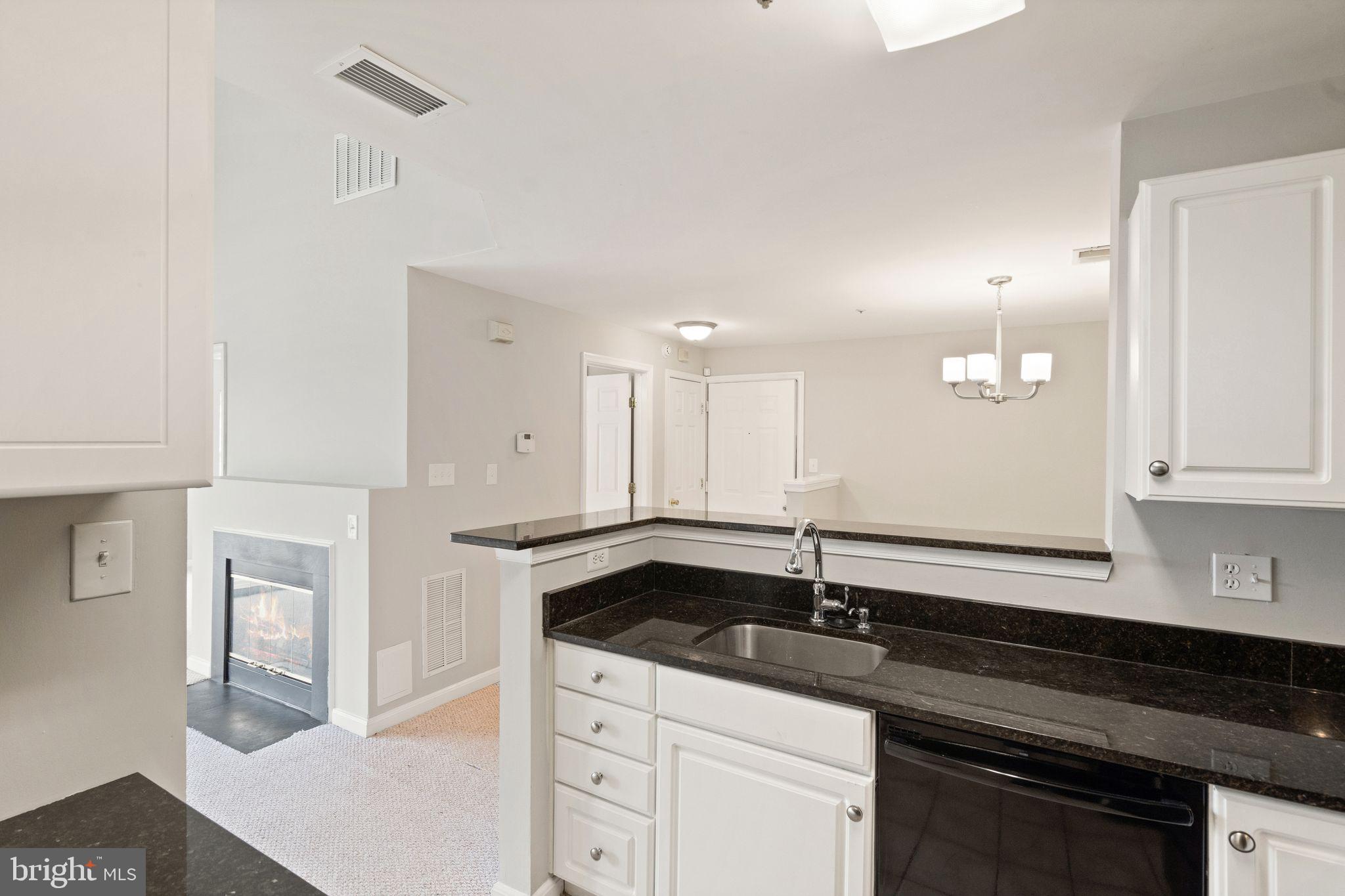 1067 Gardenview Loop, Unit 304 Woodbridge, VA 22191 - Photo 7 of 37