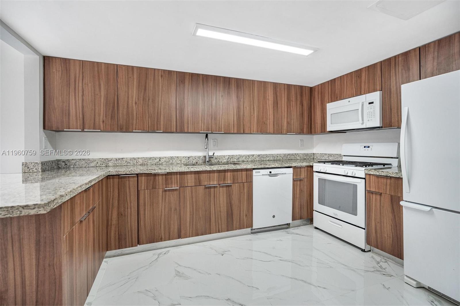 7074 Southwest 114th Place, Unit B Miami, FL 33173 - Photo 5 of 44