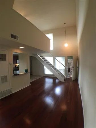 $1,175 | 2800 Cole Street, Unit C207, Austin, TX 78705