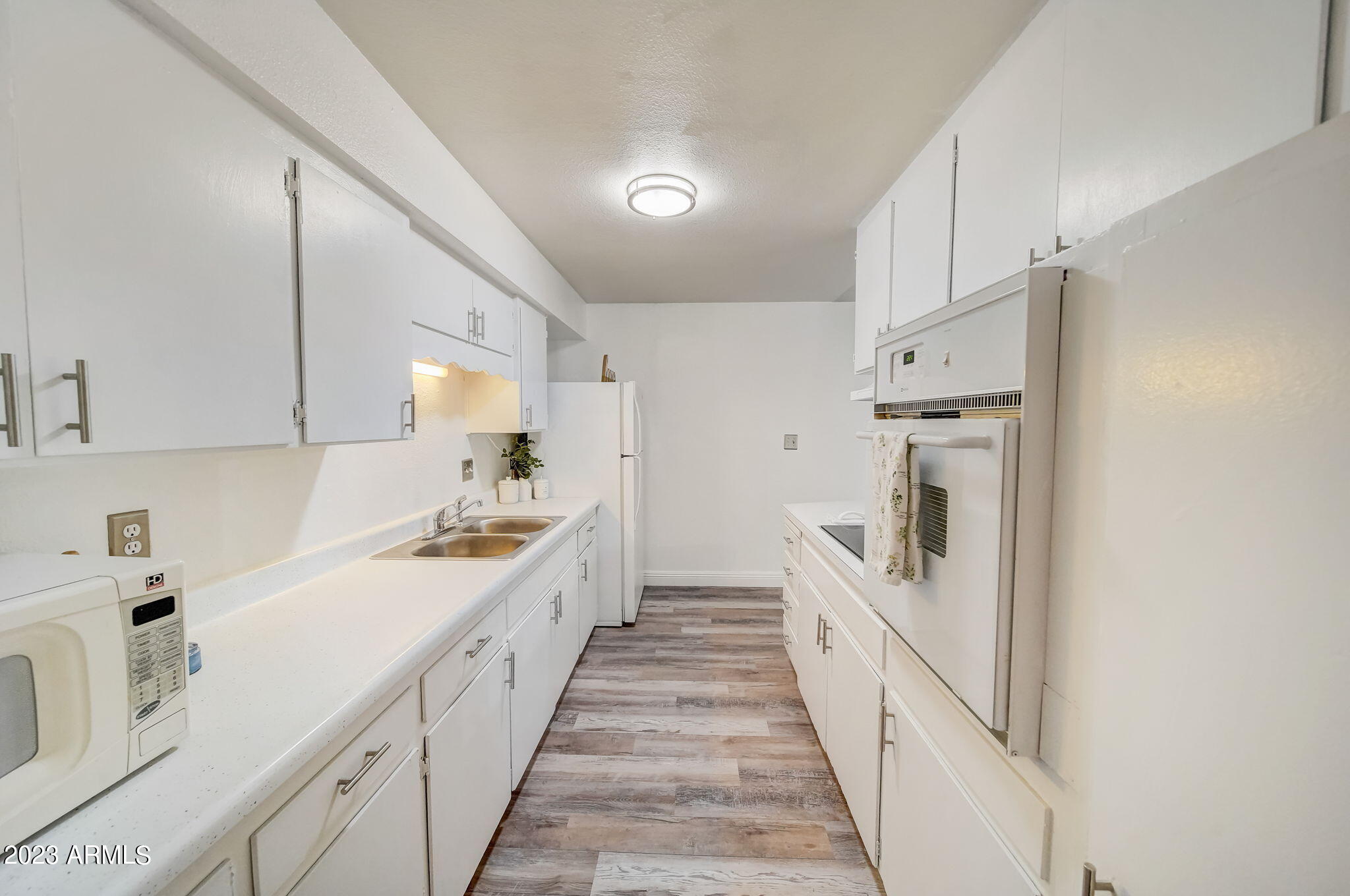 2663 West Wethersfield Road Phoenix, AZ 85029 - Photo 14 of 38 Nice Storage Space