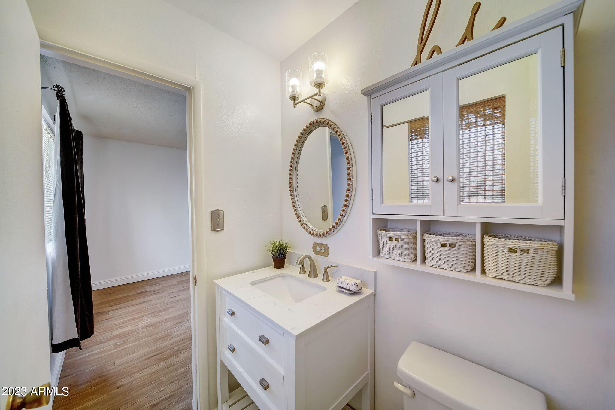 2663 West Wethersfield Road Phoenix, AZ 85029 - Photo 26 of 38 Primary Bath