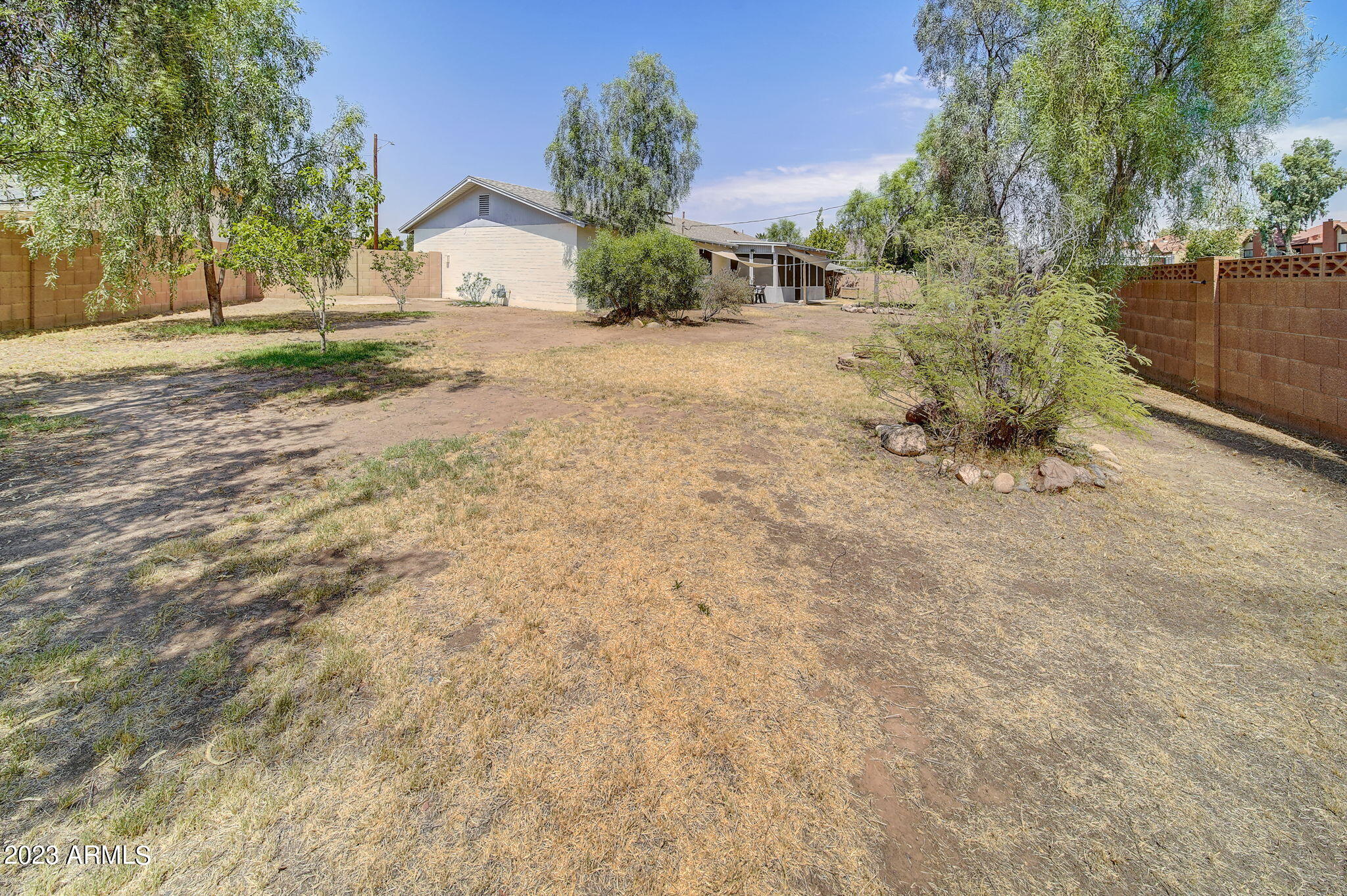 2663 West Wethersfield Road Phoenix, AZ 85029 - Photo 4 of 38 Huge Yard