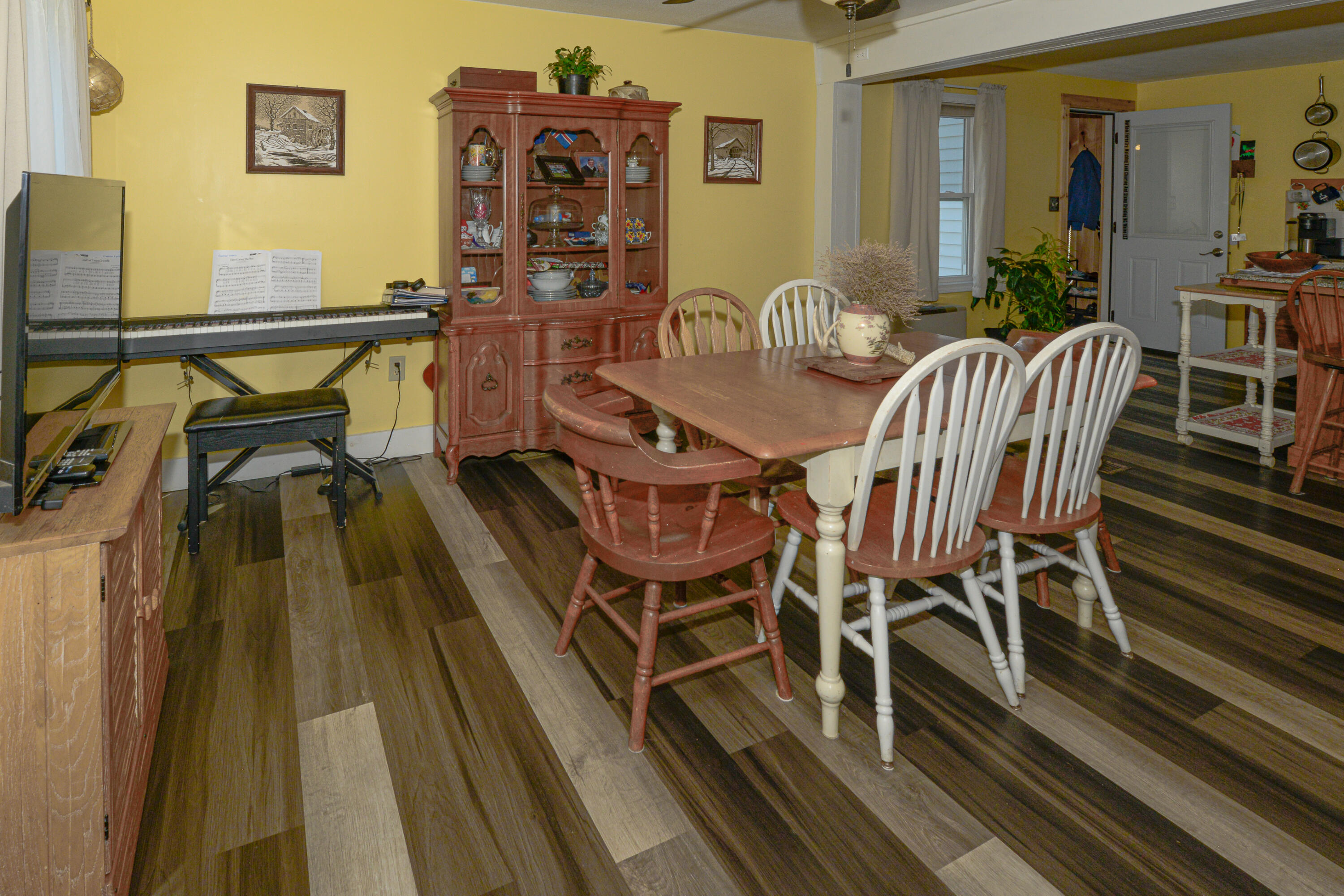 69 Skeetfield Road Oxford, ME 04270 - Photo 21 of 61 Dining Room