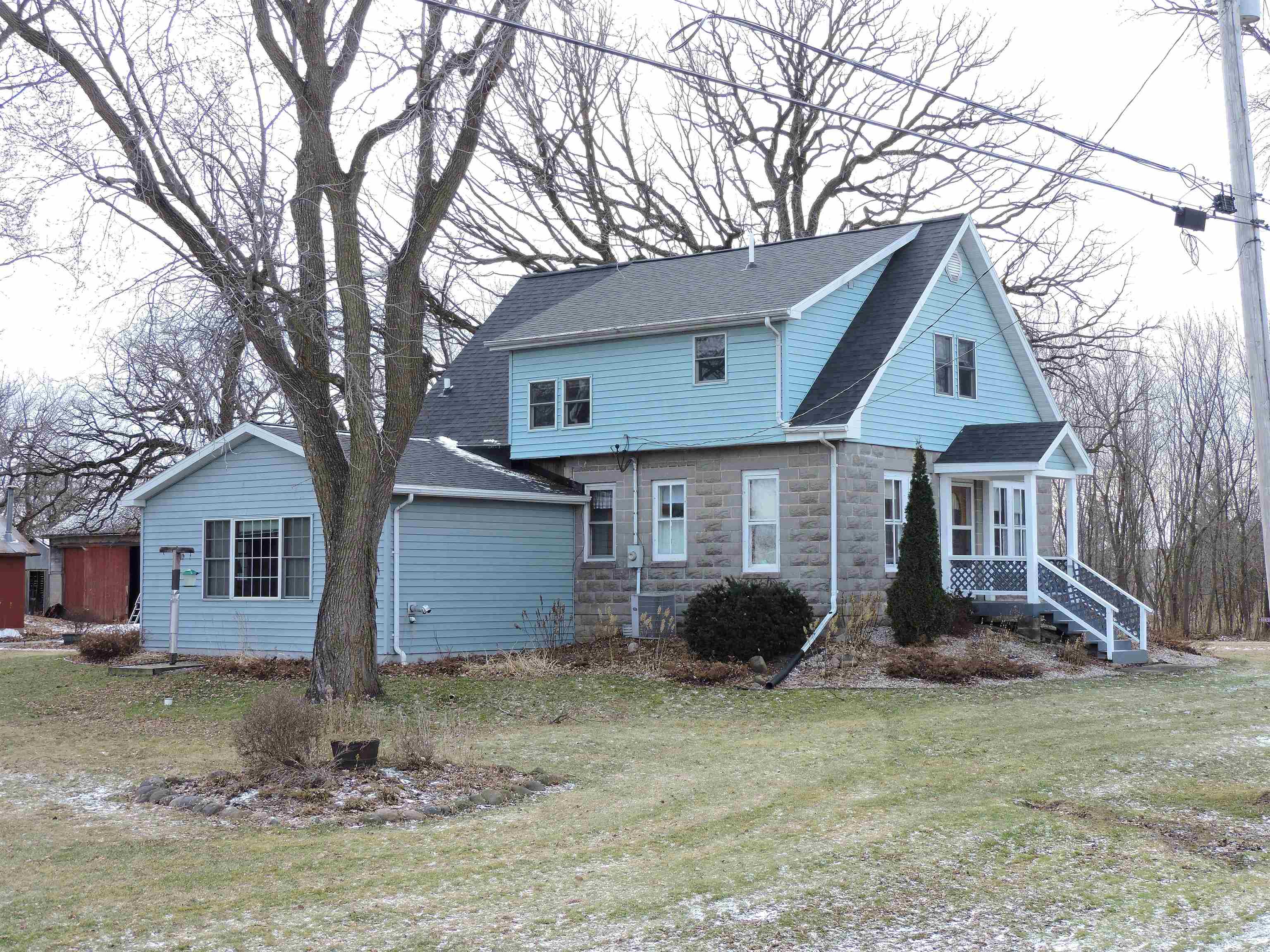 5987 County Road East Omro, WI 54963 - Photo 2 of 8