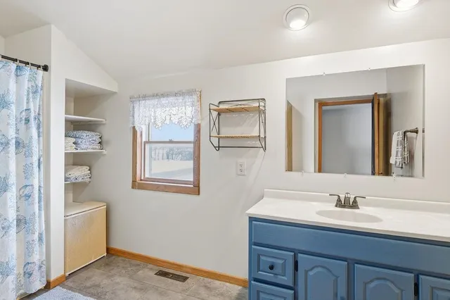 $389,900 | 5987 County Road East, Omro, WI 54963