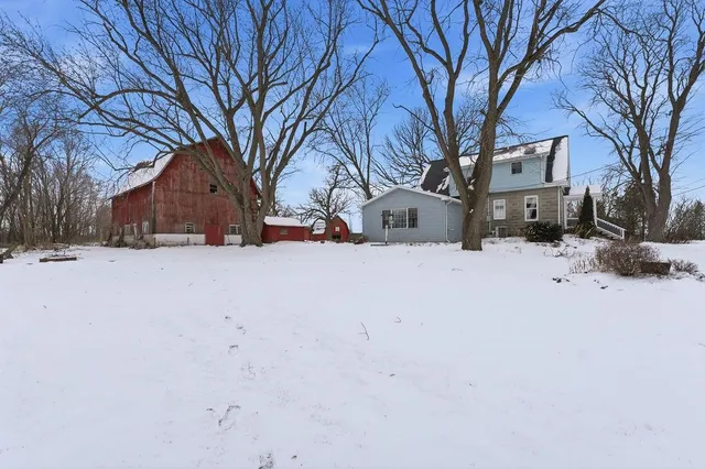 $389,900 | 5987 County Road East, Omro, WI 54963