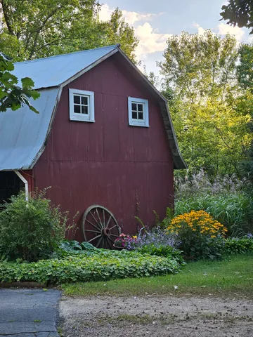 $389,900 | 5987 County Road East, Omro, WI 54963