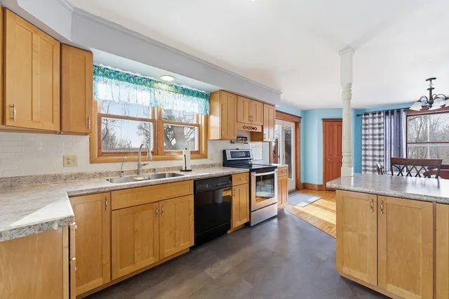 $389,900 | 5987 County Road East, Omro, WI 54963