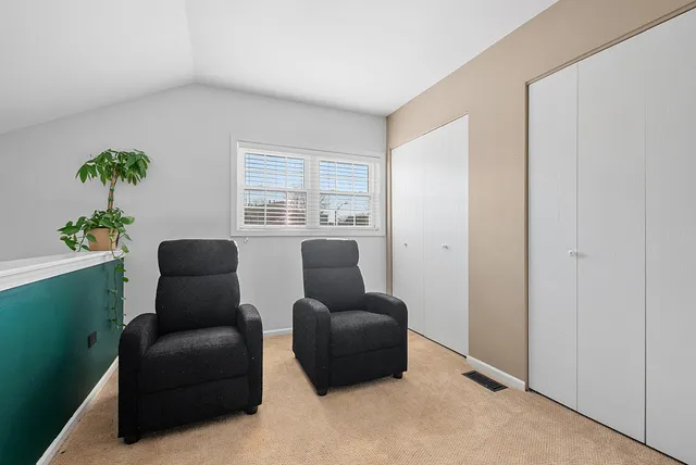 $274,900 | 7024 Olde Gatehouse Road, Tinley Park, IL 60477