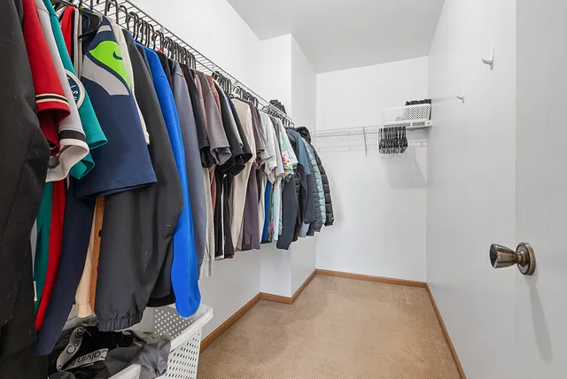 $274,900 | 7024 Olde Gatehouse Road, Tinley Park, IL 60477