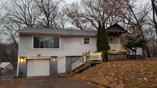 $324,900 | 3977 Clover Avenue, Vadnais Heights, MN 55127