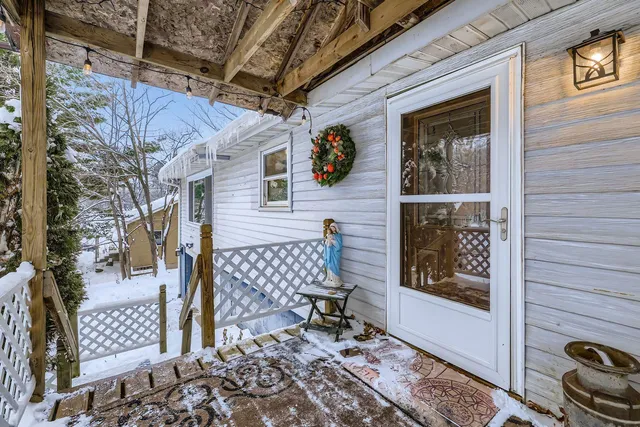 $324,900 | 3977 Clover Avenue, Vadnais Heights, MN 55127