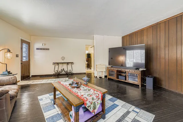 $324,900 | 3977 Clover Avenue, Vadnais Heights, MN 55127