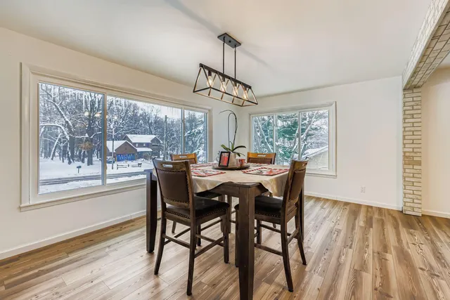 $324,900 | 3977 Clover Avenue, Vadnais Heights, MN 55127