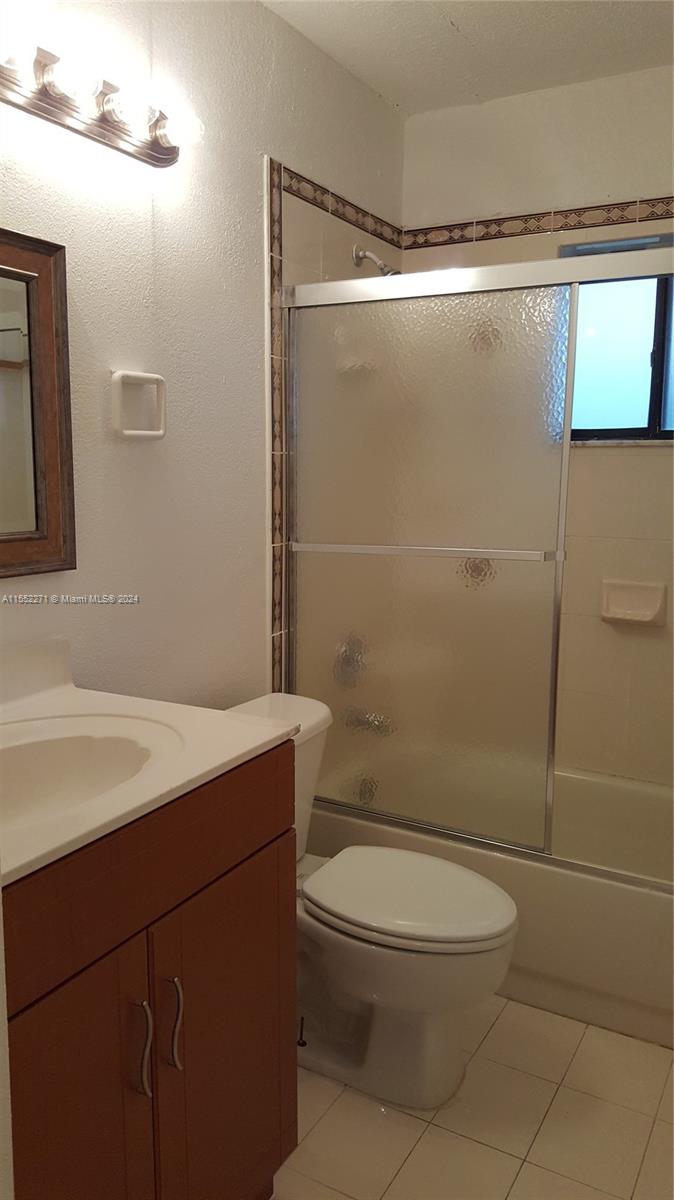 8625 Northwest 8th Street, Unit 401 Miami, FL 33126 - Photo 14 of 20