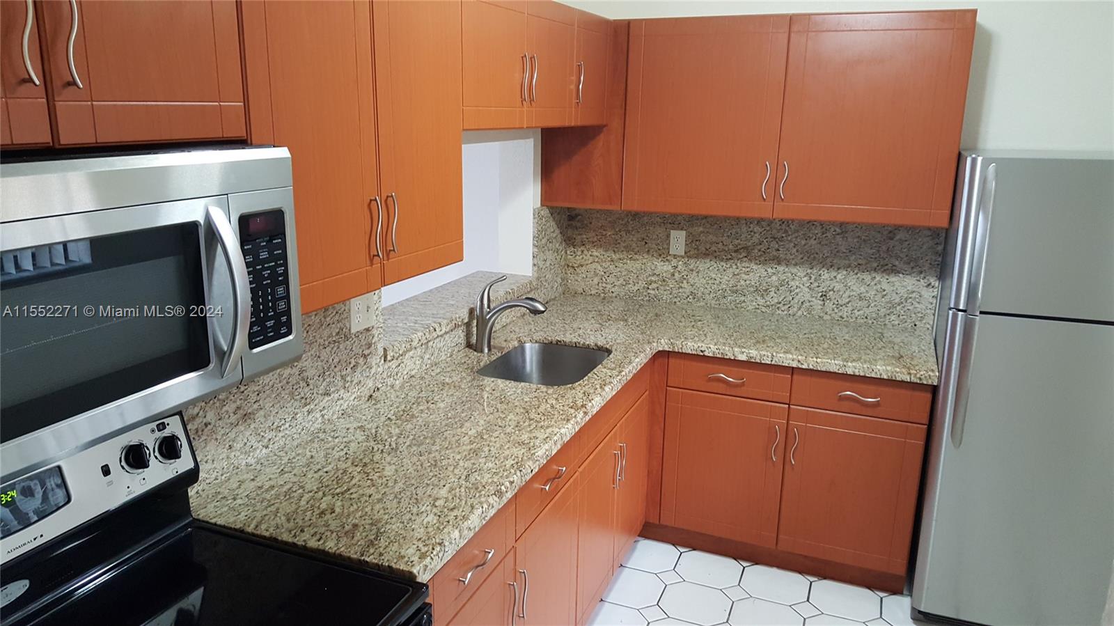 8625 Northwest 8th Street, Unit 401 Miami, FL 33126 - Photo 5 of 20