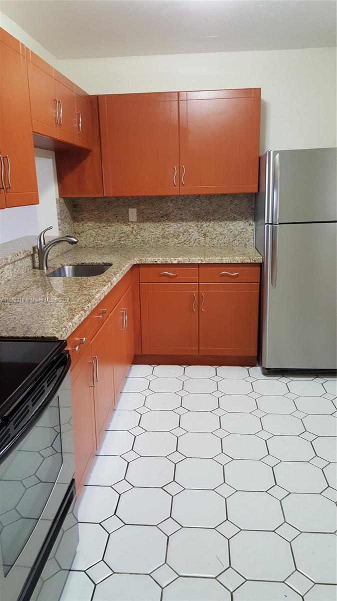 8625 Northwest 8th Street, Unit 401 Miami, FL 33126 - Photo 6 of 20