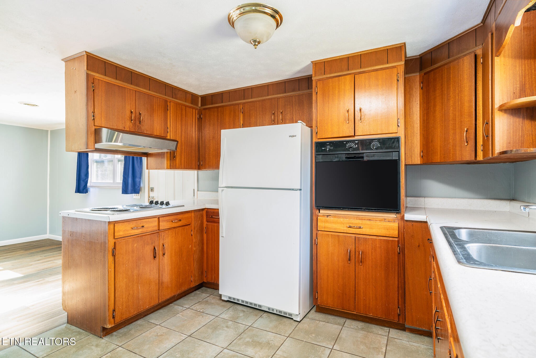 4516 Plummer Road Northeast Knoxville, TN 37918 - Photo 8 of 25 Gallery Image 8