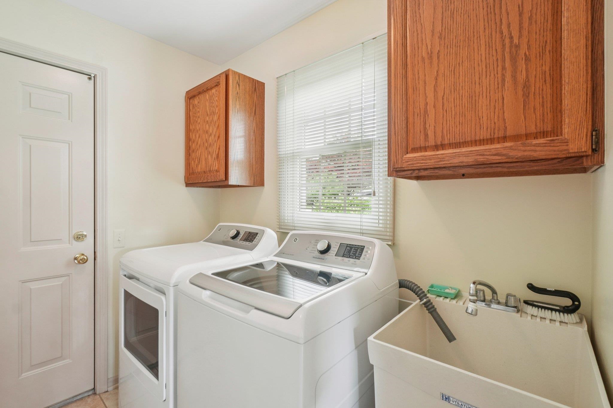 1678 Hillcrest Drive Rochester, MI 48306 - Photo 20 of 50 50213236-7cd4c5f9-ba17-4b11-8fe2-1416d64b94fb.JPG