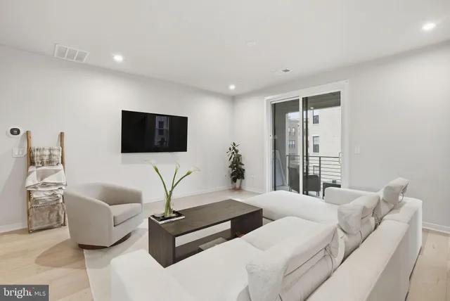 $3,950 | 43489 Old Ryan Road, Ashburn, VA 20148