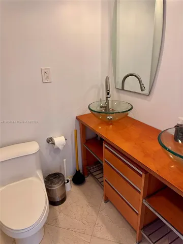 a bathroom with a tub