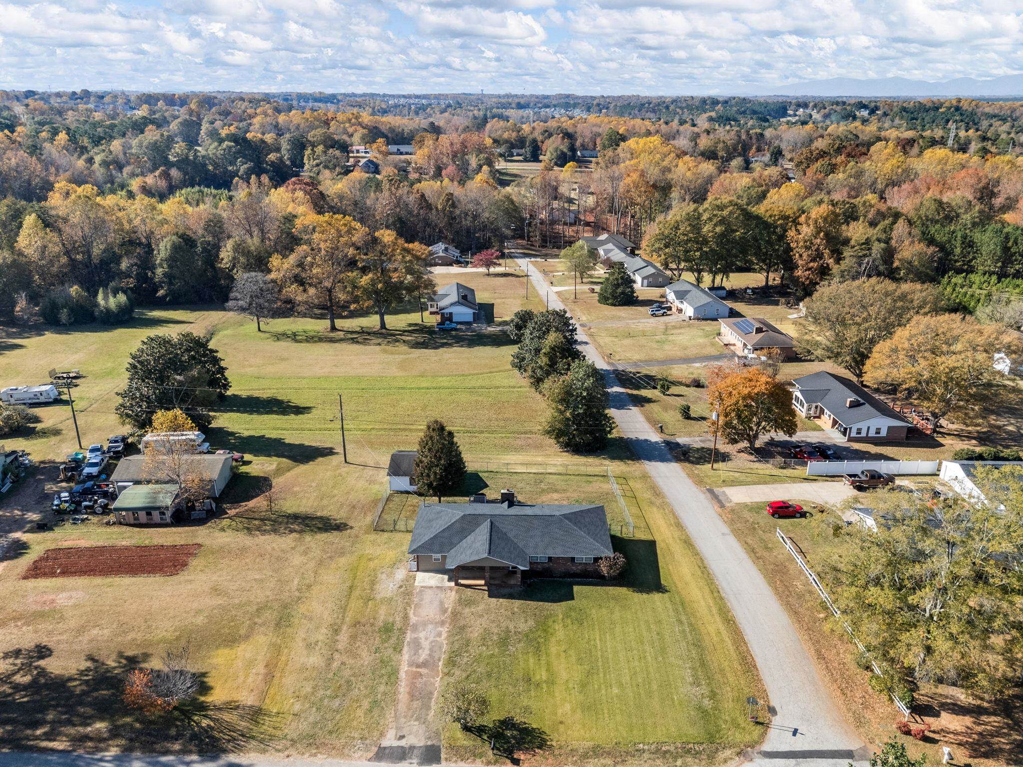 397 Virginia Avenue Lyman, SC 29365 - Photo 2 of 34
