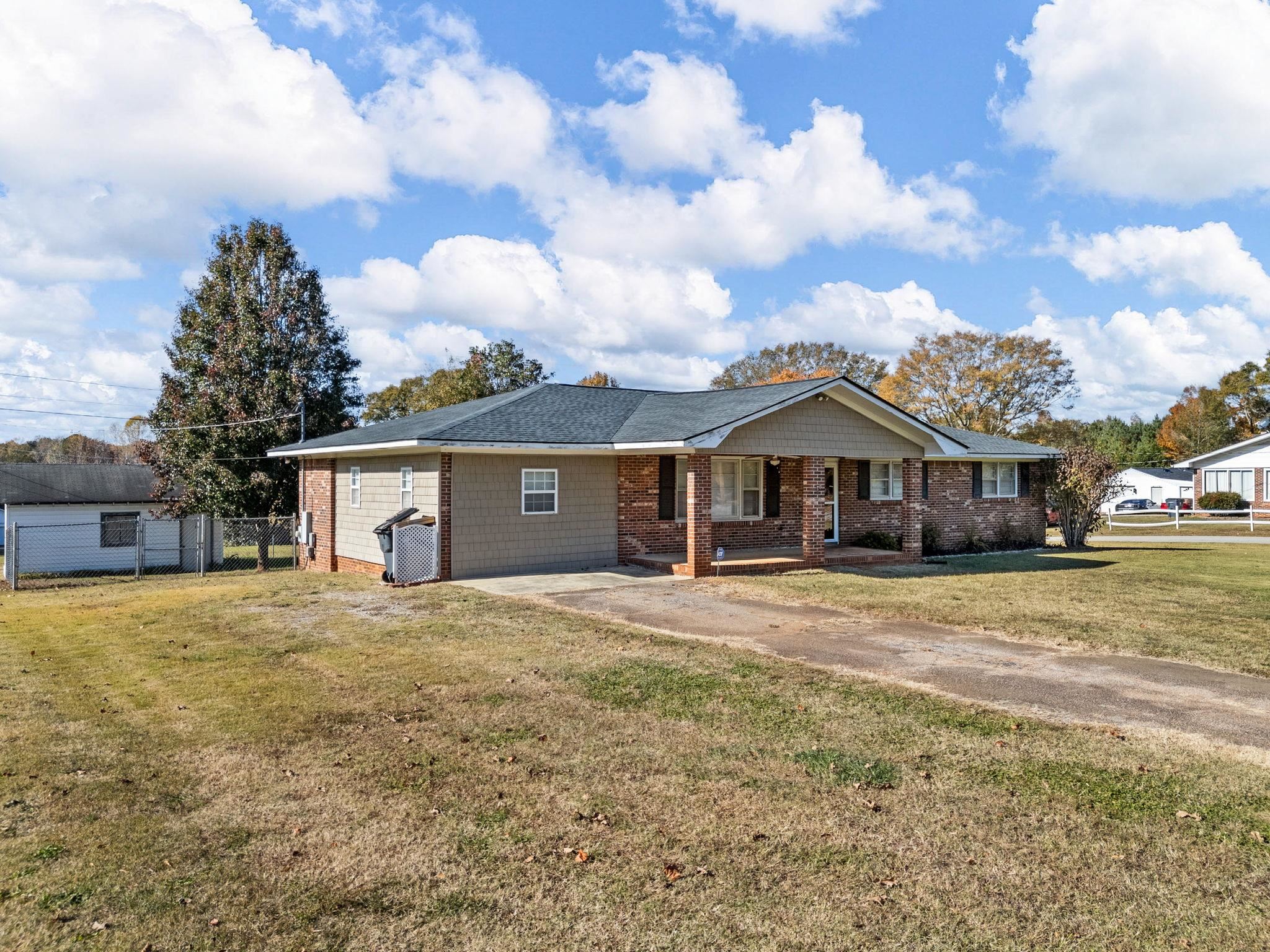 397 Virginia Avenue Lyman, SC 29365 - Photo 3 of 34