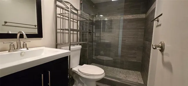 $1,800 | 250 Jacaranda Drive, Unit 604, Plantation, FL 33324