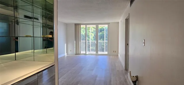 $1,800 | 250 Jacaranda Drive, Unit 604, Plantation, FL 33324