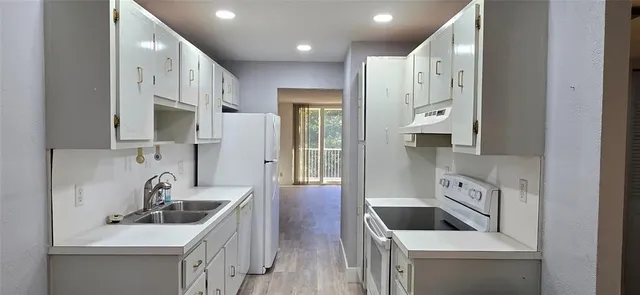 $1,800 | 250 Jacaranda Drive, Unit 604, Plantation, FL 33324