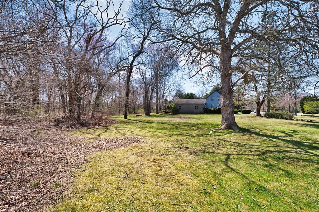 504 Russells Mills Road Dartmouth, MA 02748 - Photo 6 of 27
