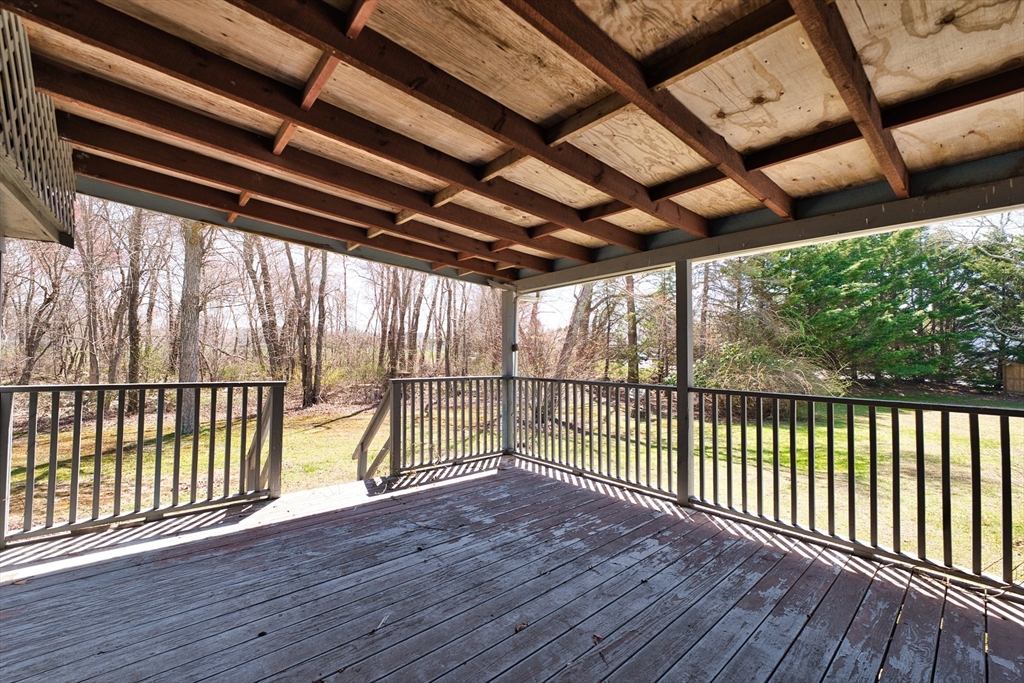 504 Russells Mills Road Dartmouth, MA 02748 - Photo 9 of 27