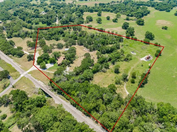 $560,500 | 809 Cobb Street, Bridgeport, TX 76426