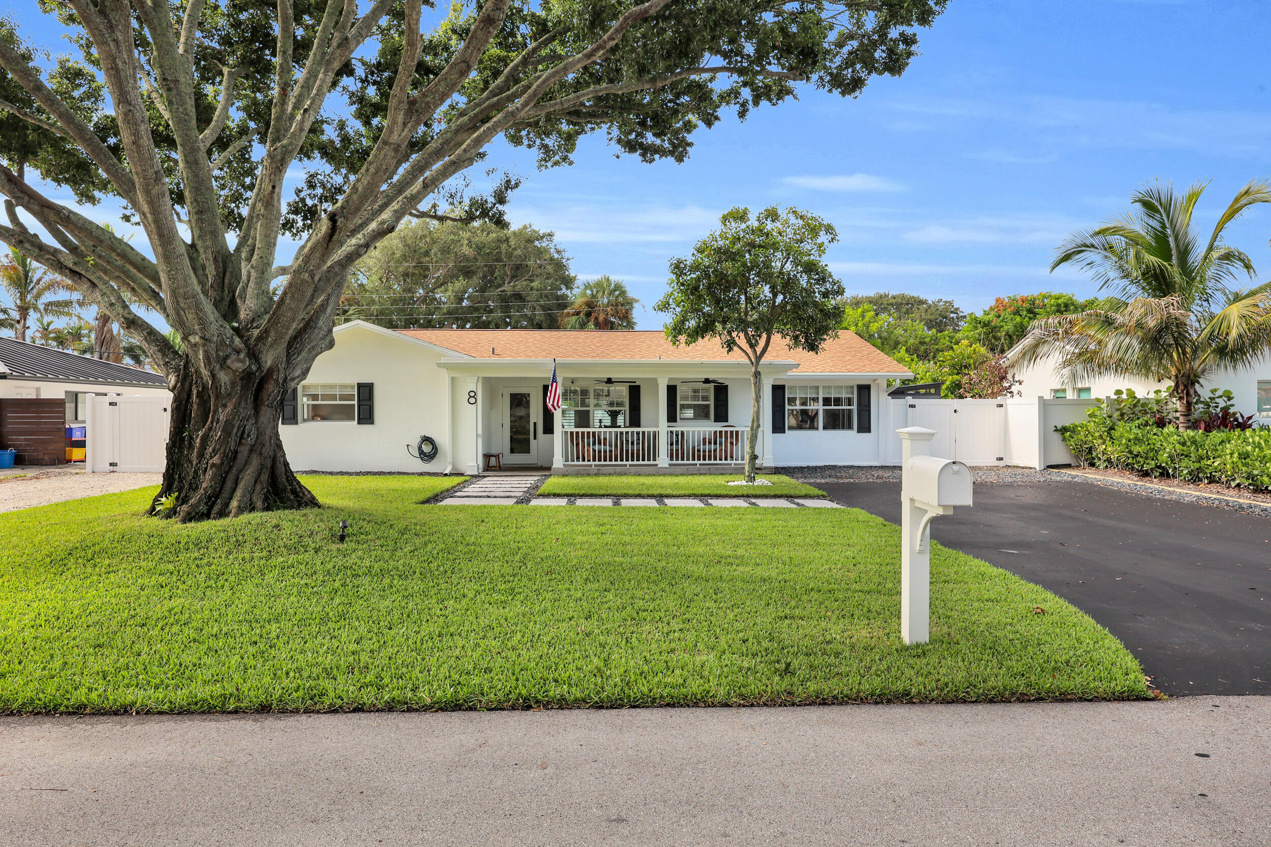 8 Windsor Road West Jupiter, FL 33469 - Photo 1 of 46 1_8p3a9905