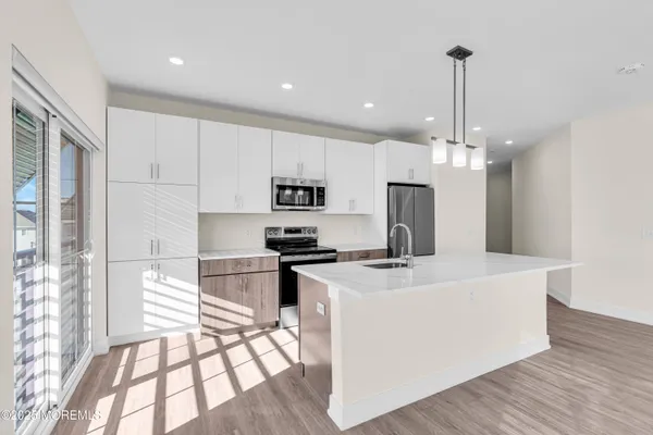 $3,100 | 19 Carr Avenue, Unit 319, Keansburg, NJ 07734