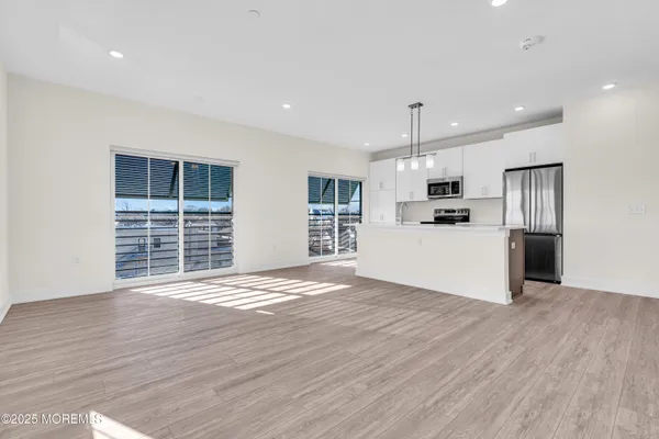 $3,100 | 19 Carr Avenue, Unit 319, Keansburg, NJ 07734