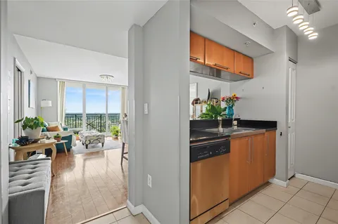 $525,000 | 600 West Las Olas Boulevard, Unit 1221N, Fort Lauderdale, FL 33312