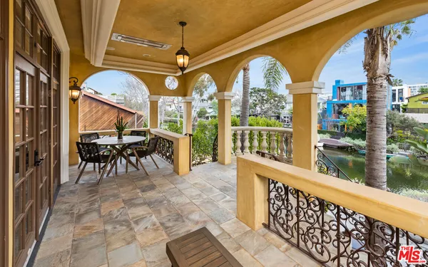 a view of entryway with livingroom and furniture