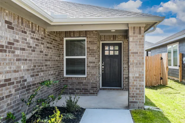$2,050 | 18615 Century Pne Lane, Montgomery, TX 77316