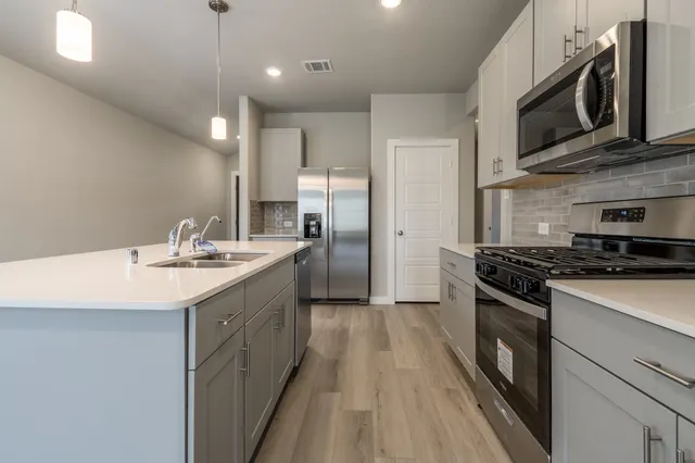 $2,050 | 18615 Century Pne Lane, Montgomery, TX 77316