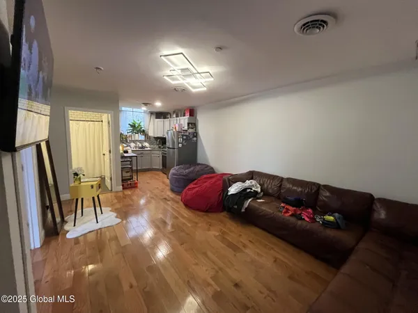 $1,800 | 37 Maiden Lane, Unit 3A, Albany, NY 12207