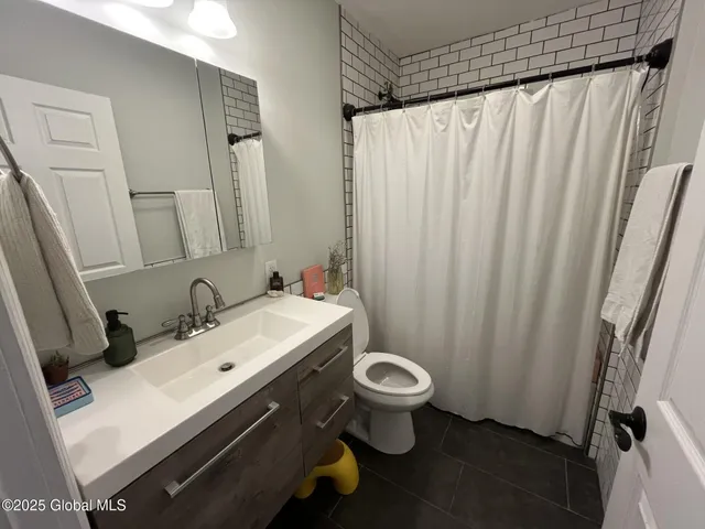 $1,800 | 37 Maiden Lane, Unit 3A, Albany, NY 12207