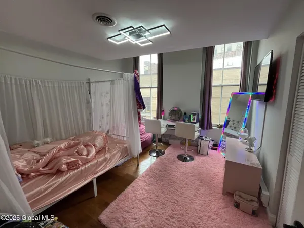 $1,800 | 37 Maiden Lane, Unit 3A, Albany, NY 12207