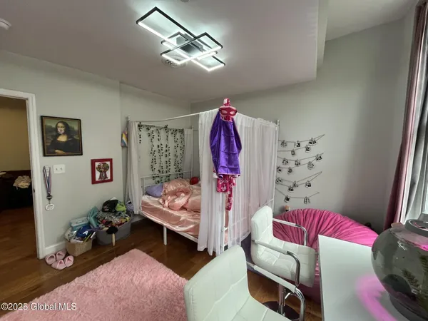 $1,800 | 37 Maiden Lane, Unit 3A, Albany, NY 12207