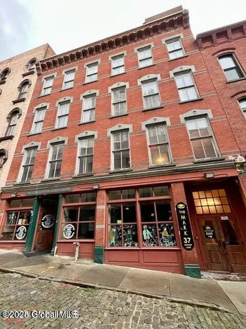 $1,800 | 37 Maiden Lane, Unit 3A, Albany, NY 12207