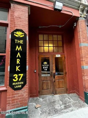 $1,800 | 37 Maiden Lane, Unit 3A, Albany, NY 12207