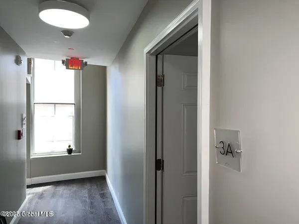 $1,800 | 37 Maiden Lane, Unit 3A, Albany, NY 12207