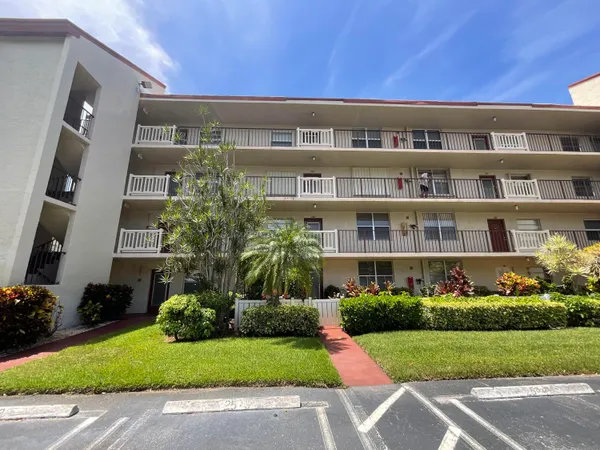 $1,600 | 25 Abbey Lane, Unit 101, Delray Beach, FL 33446