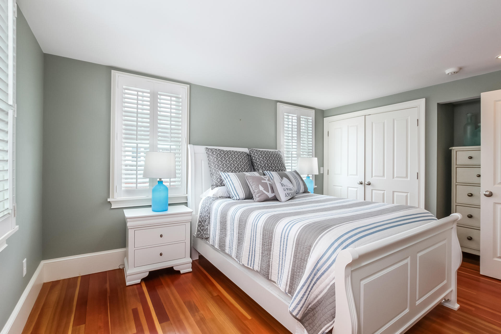 38 Mill Pond Road Chatham, MA 02633 - Photo 11 of 30 a bed room with a bed and a window